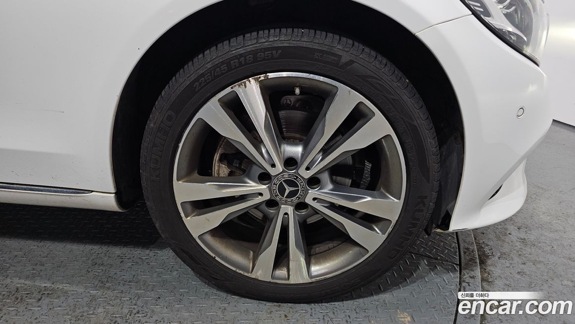 Mercedes-Benz C-Class 2020