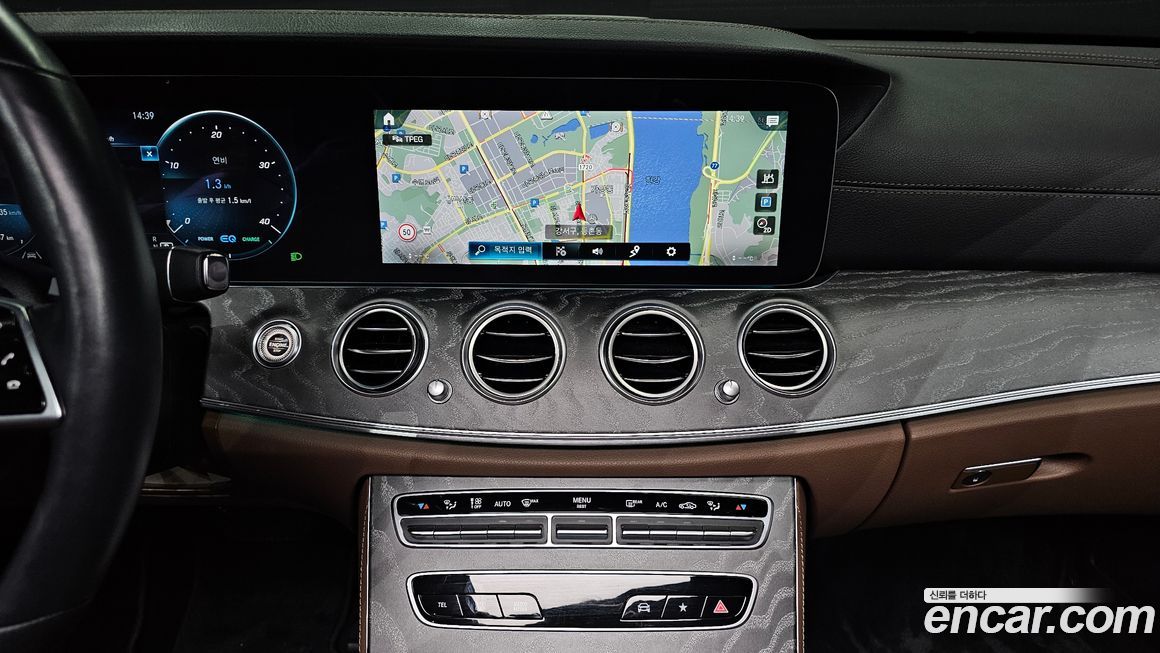 Mercedes-Benz E-Class 2022