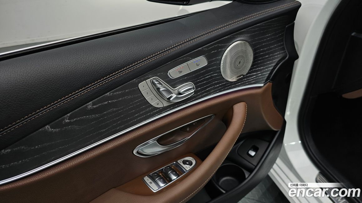 Mercedes-Benz E-Class 2022