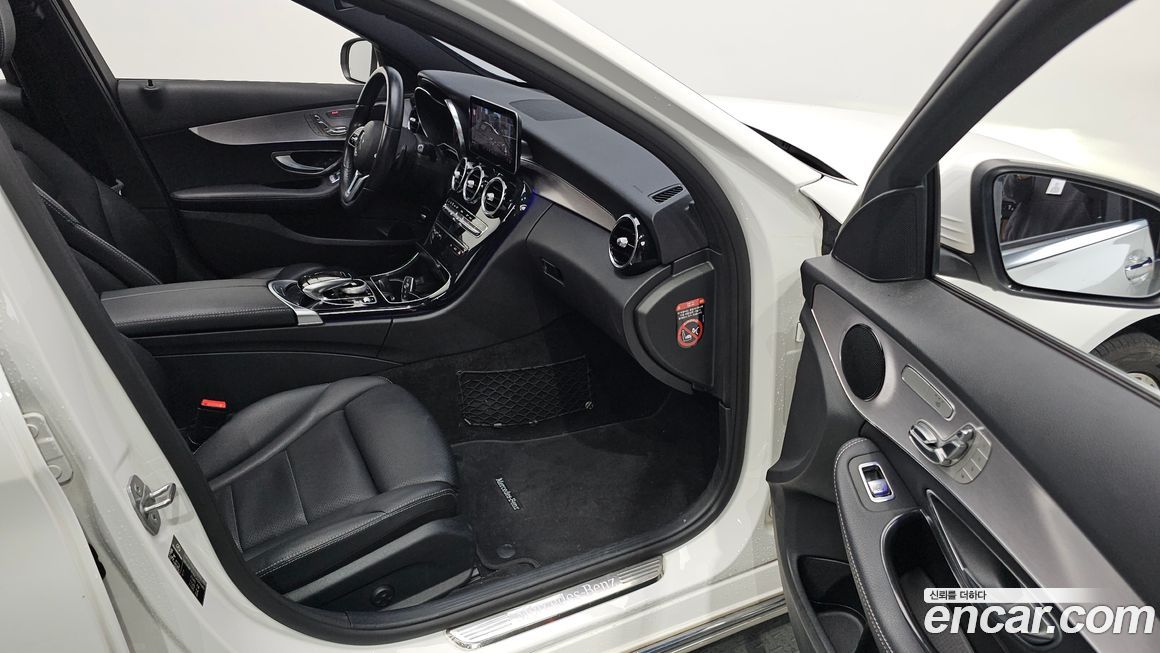 Mercedes-Benz C-Class 2020