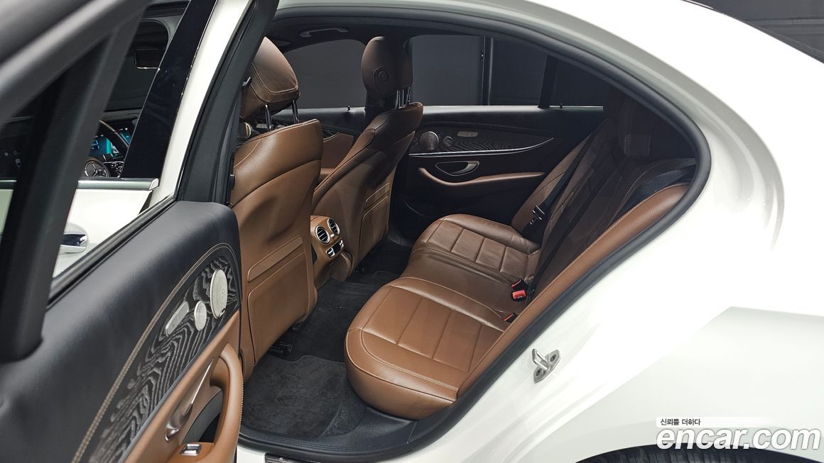 Mercedes-Benz E-Class 2022