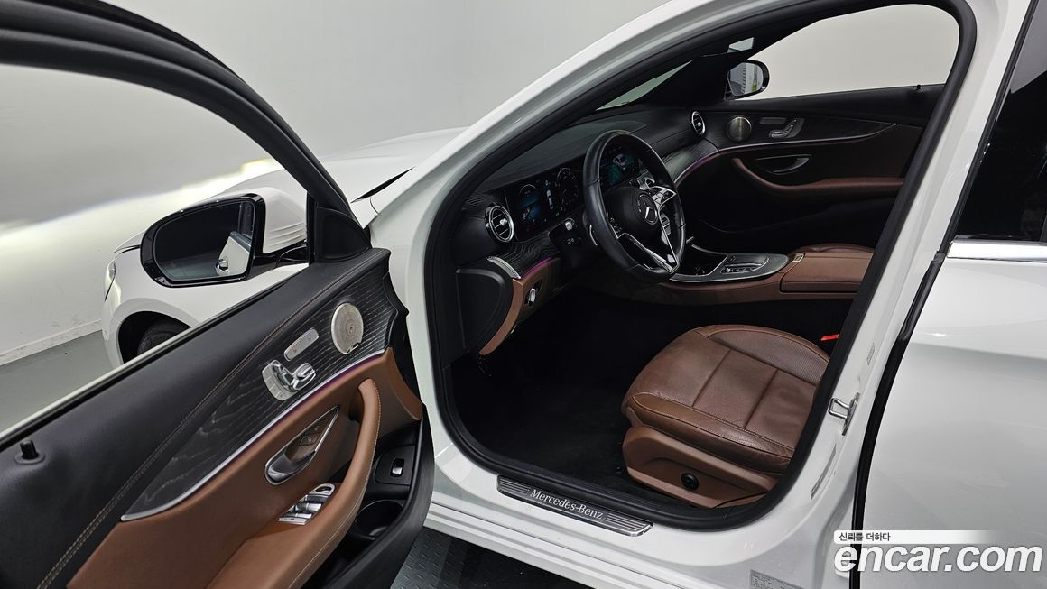 Mercedes-Benz E-Class 2022