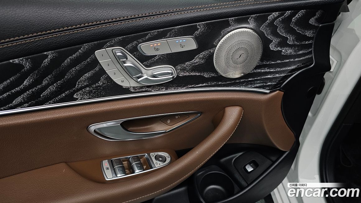 Mercedes-Benz E-Class 2022