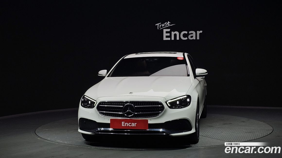 Mercedes-Benz E-Class 2022