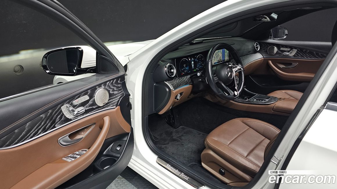 Mercedes-Benz E-Class 2022