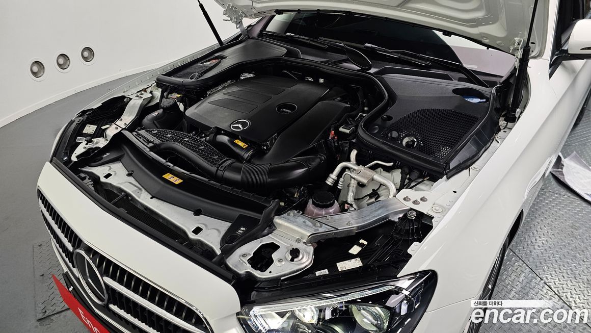 Mercedes-Benz E-Class 2022