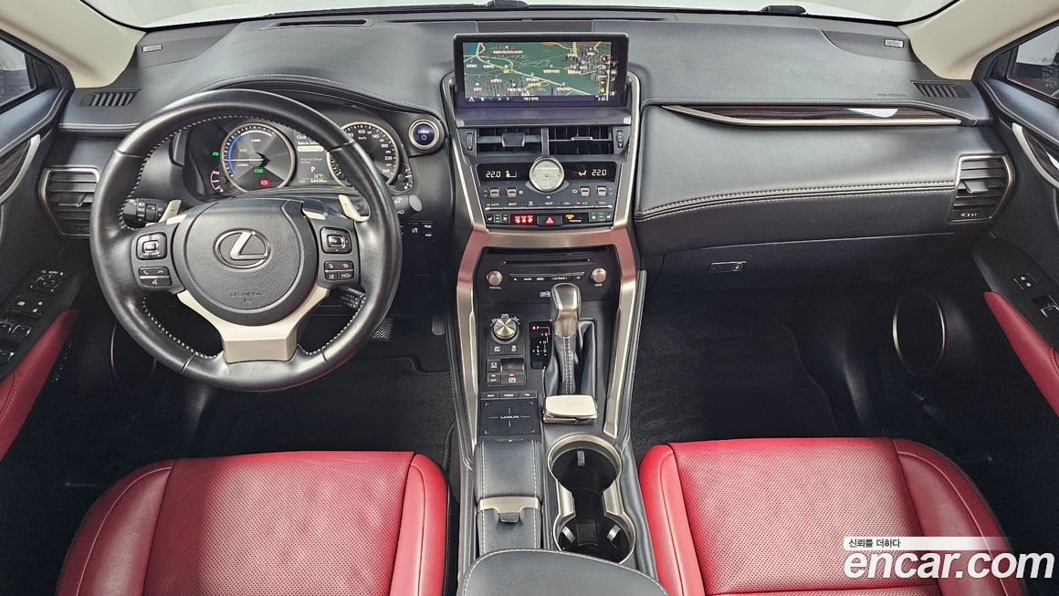 Lexus NX 2021