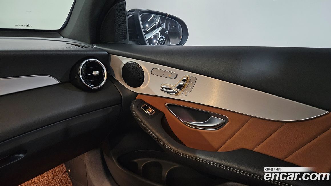 Mercedes-Benz GLC-Class 2021