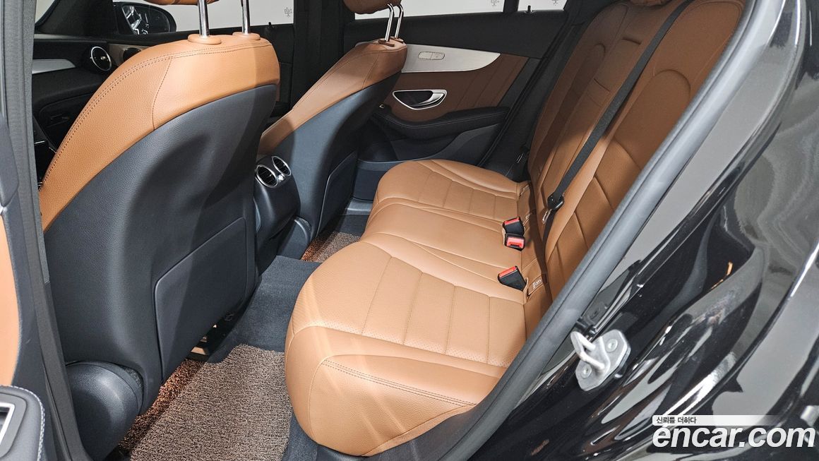 Mercedes-Benz GLC-Class 2021