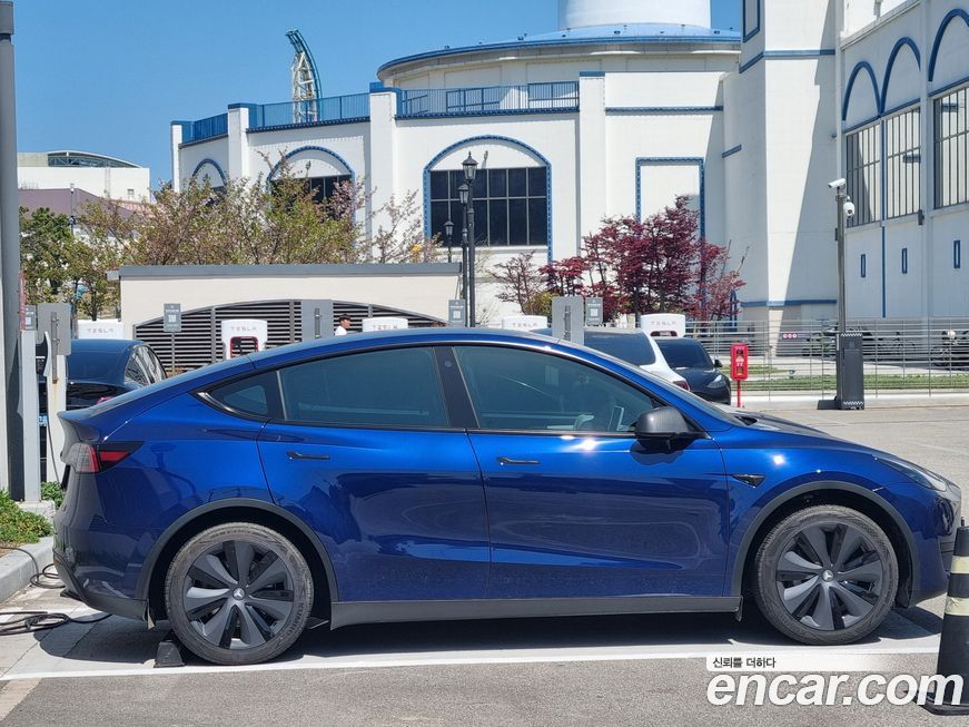 Tesla Model Y 2023