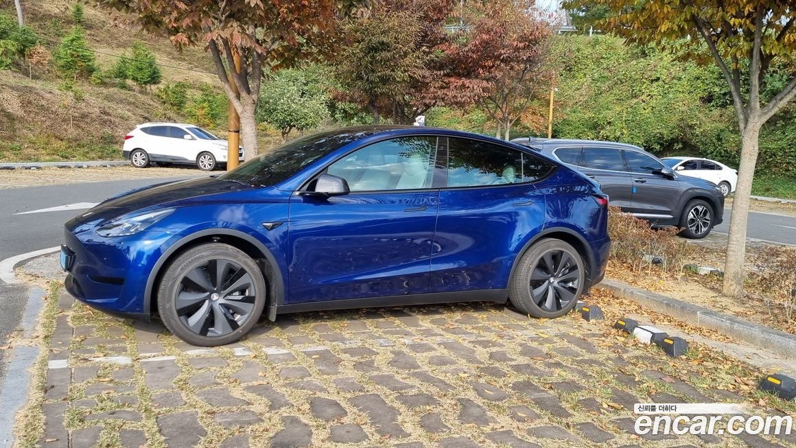 Tesla Model Y 2023