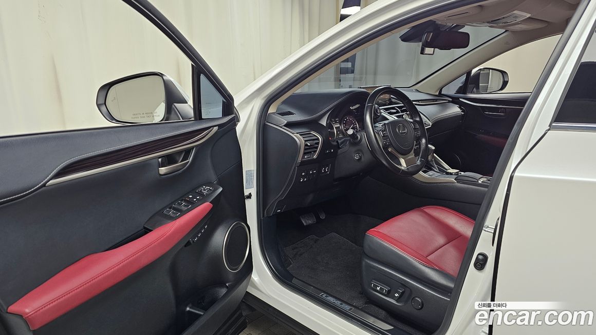 Lexus NX 2021