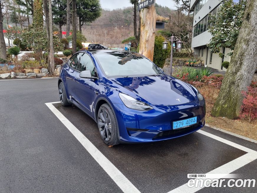 Tesla Model Y 2023