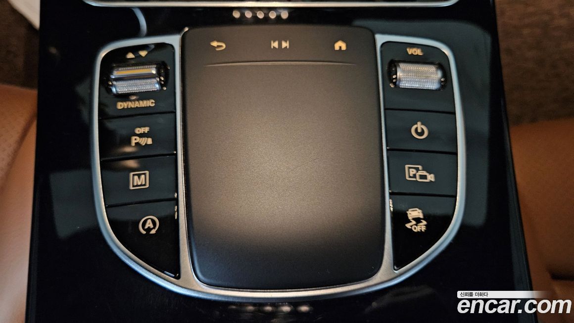 Mercedes-Benz GLC-Class 2021