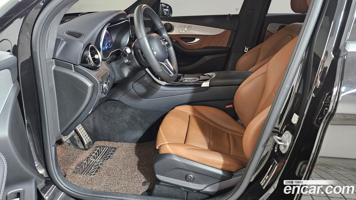 Mercedes-Benz GLC-Class 2021