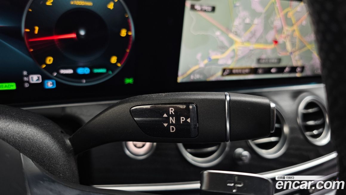 Mercedes-Benz E-Class 2022