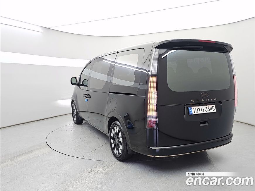Hyundai Staria 2025
