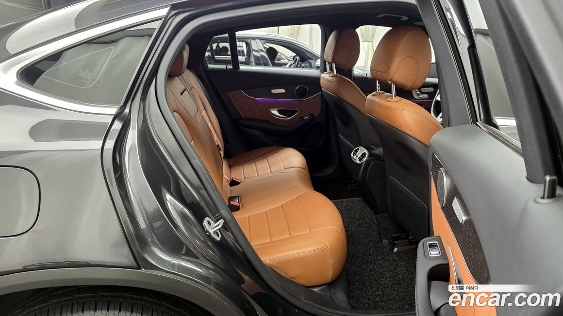 Mercedes-Benz GLC-Class 2021