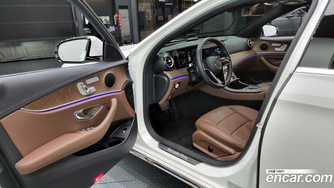 Mercedes-Benz E-Class 2022