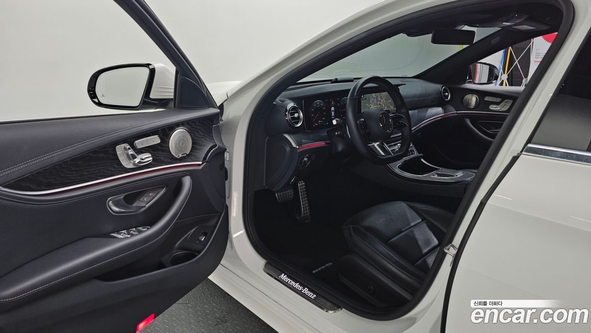 Mercedes-Benz E-Class 2022