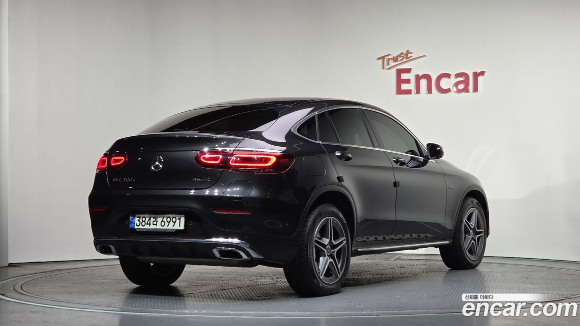 Mercedes-Benz GLC-Class 2021