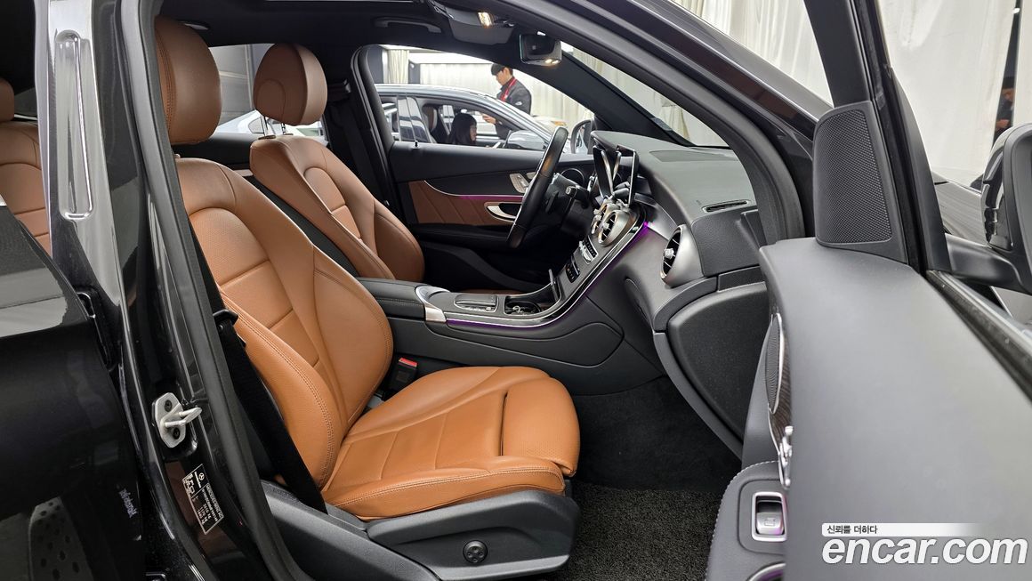 Mercedes-Benz GLC-Class 2021