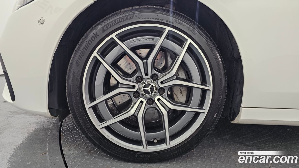 Mercedes-Benz E-Class 2022