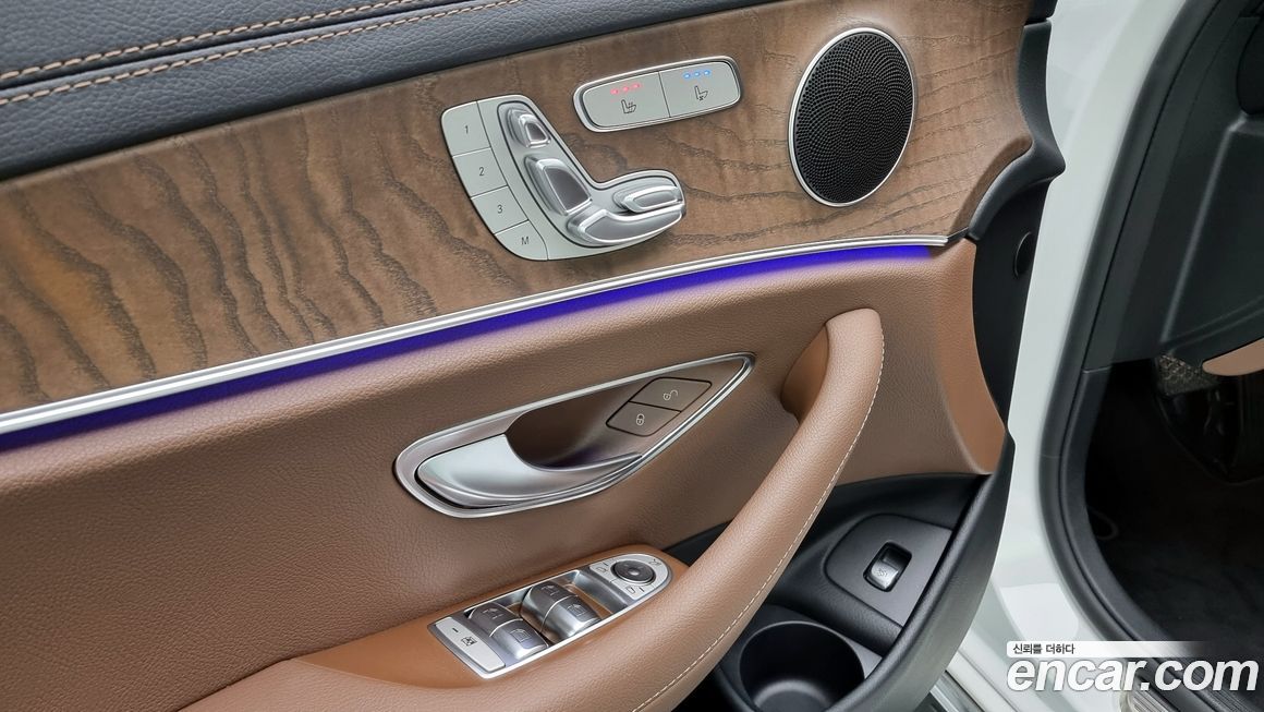 Mercedes-Benz E-Class 2022