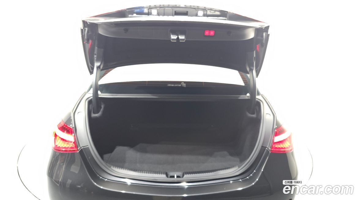 Mercedes-Benz C-Class 2022