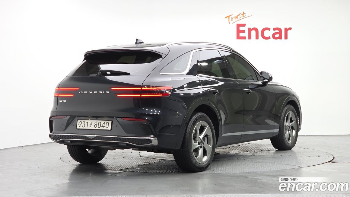 Genesis GV70 2025