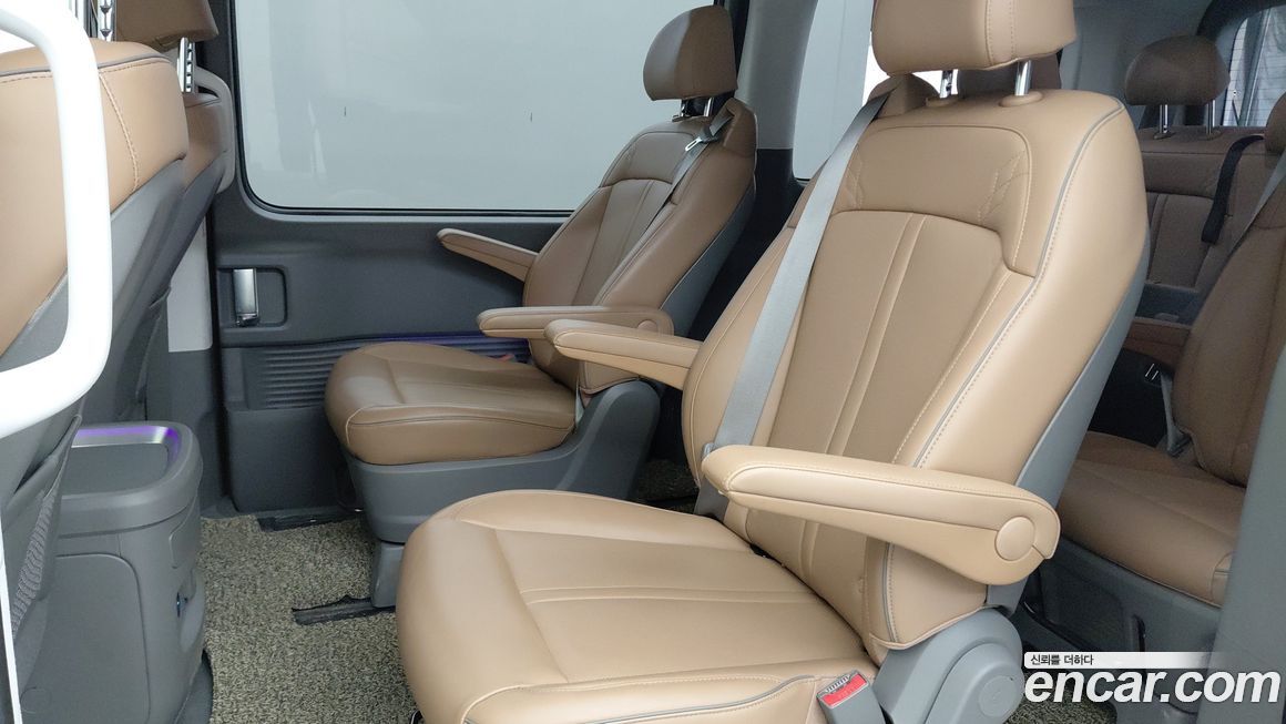 Hyundai Staria 2025