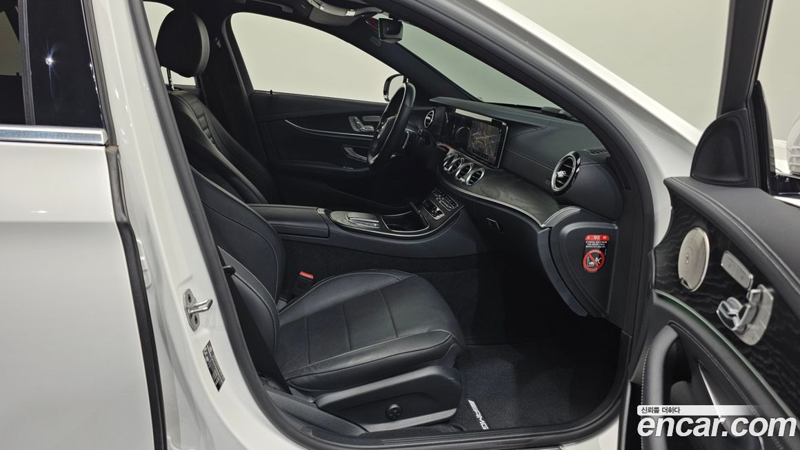 Mercedes-Benz E-Class 2022