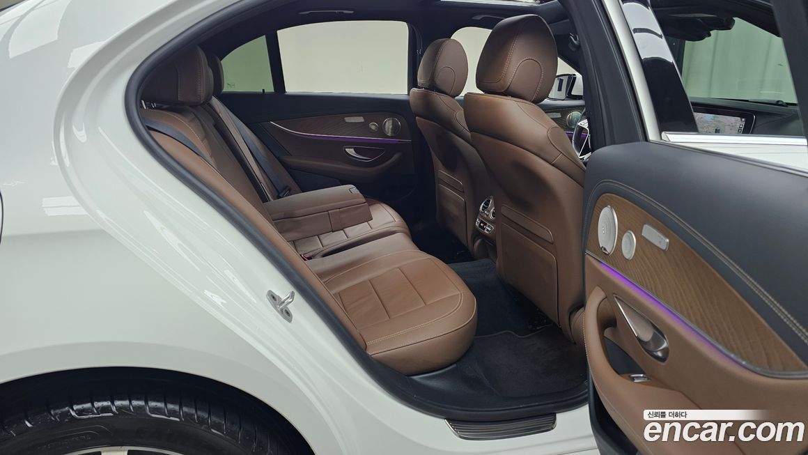 Mercedes-Benz E-Class 2021