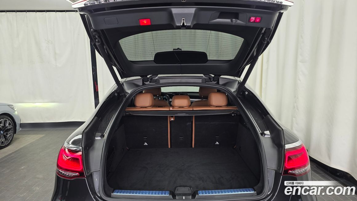 Mercedes-Benz GLC-Class 2021