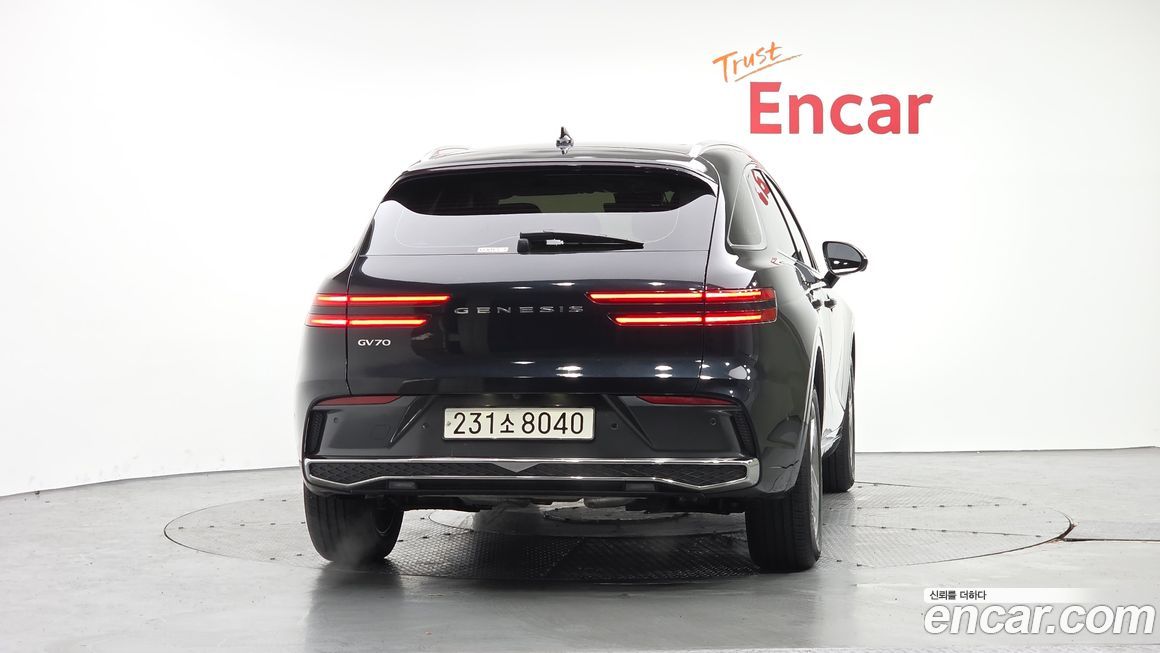 Genesis GV70 2025