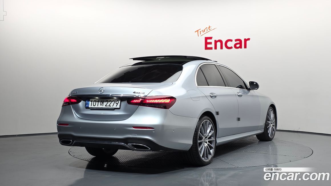 Mercedes-Benz E-Class 2022