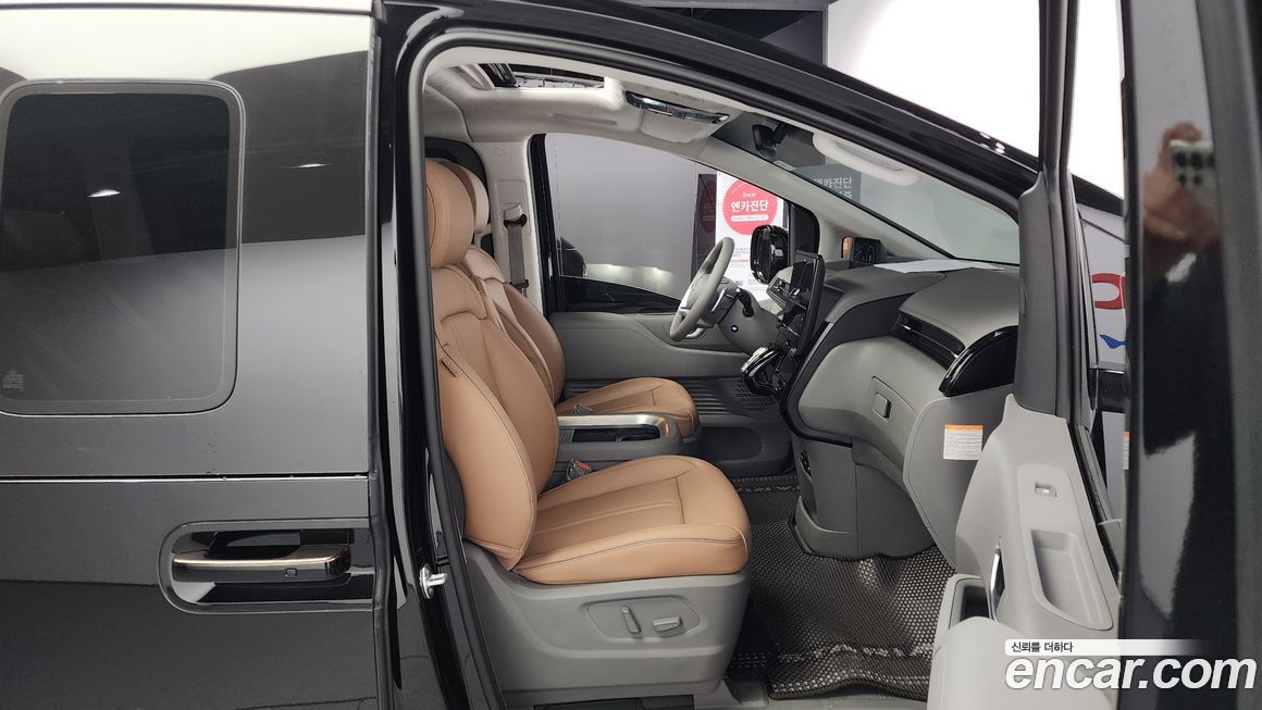 Hyundai Staria 2025