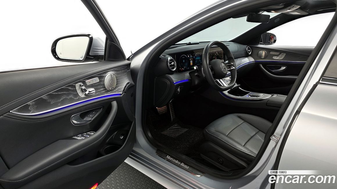 Mercedes-Benz E-Class 2022