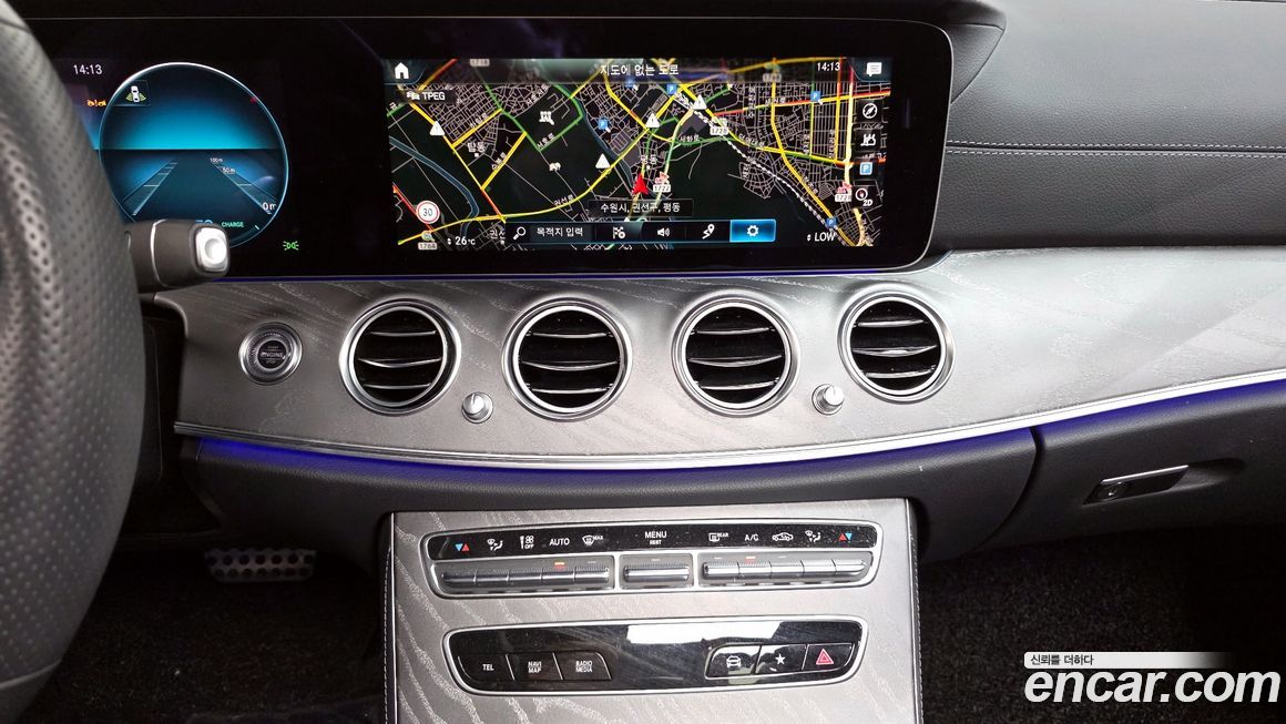 Mercedes-Benz E-Class 2022