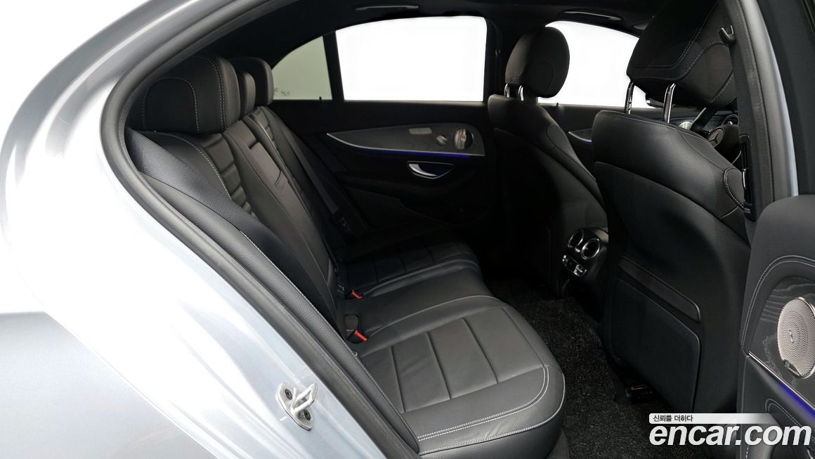 Mercedes-Benz E-Class 2022