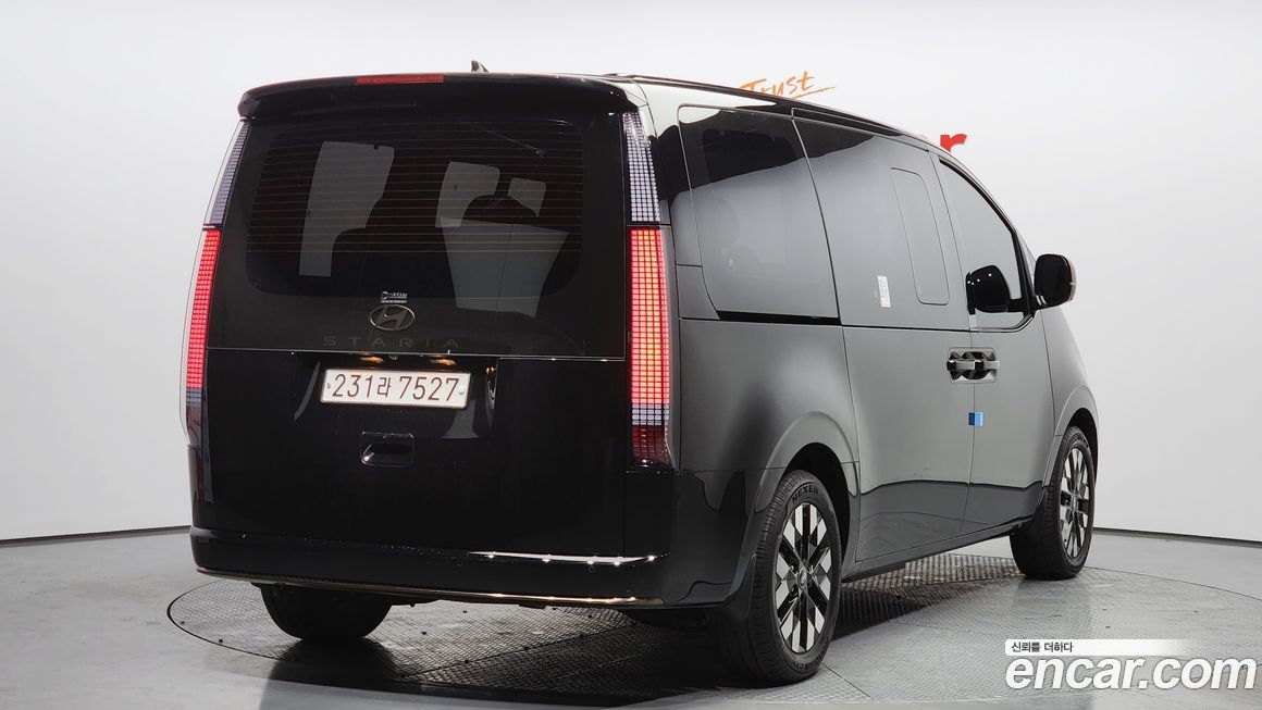 Hyundai Staria 2025