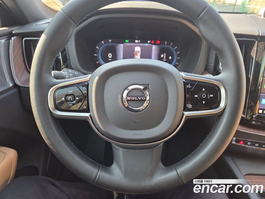 Volvo XC60 2024
