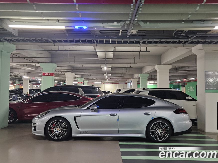 Porsche Panamera 2016