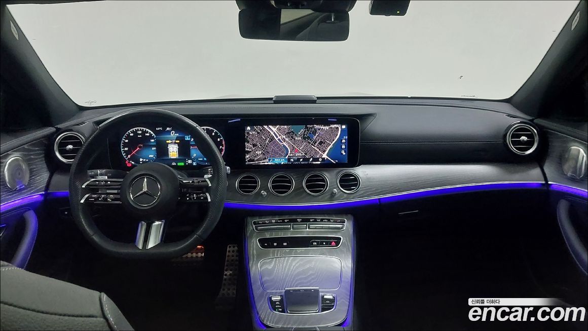 Mercedes-Benz E-Class 2023