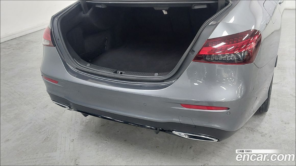 Mercedes-Benz E-Class 2023