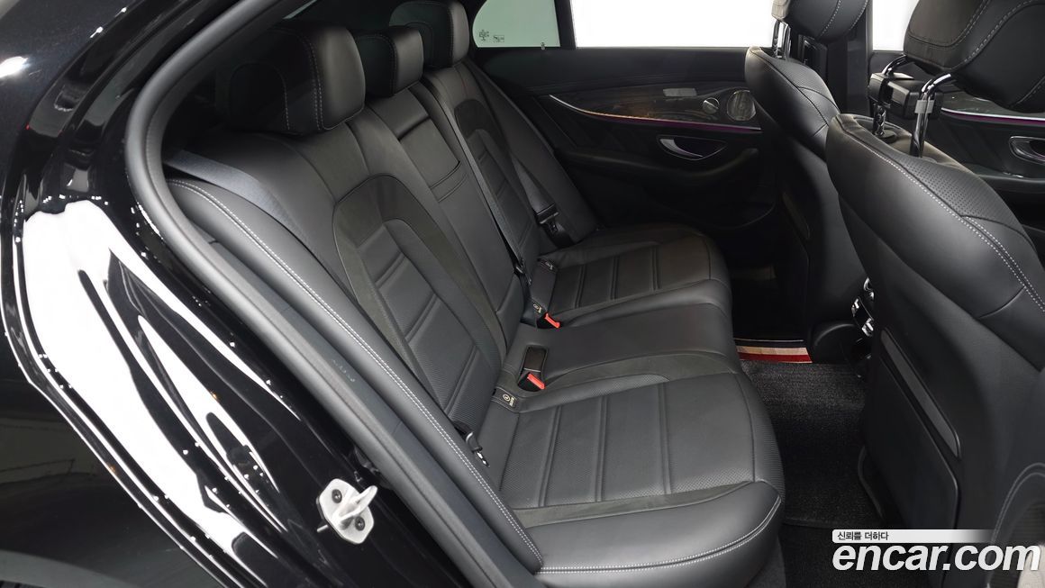 Mercedes-Benz E-Class 2021