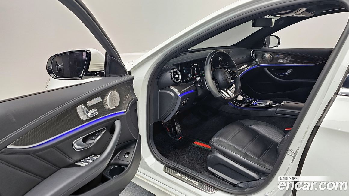 Mercedes-Benz E-Class 2022