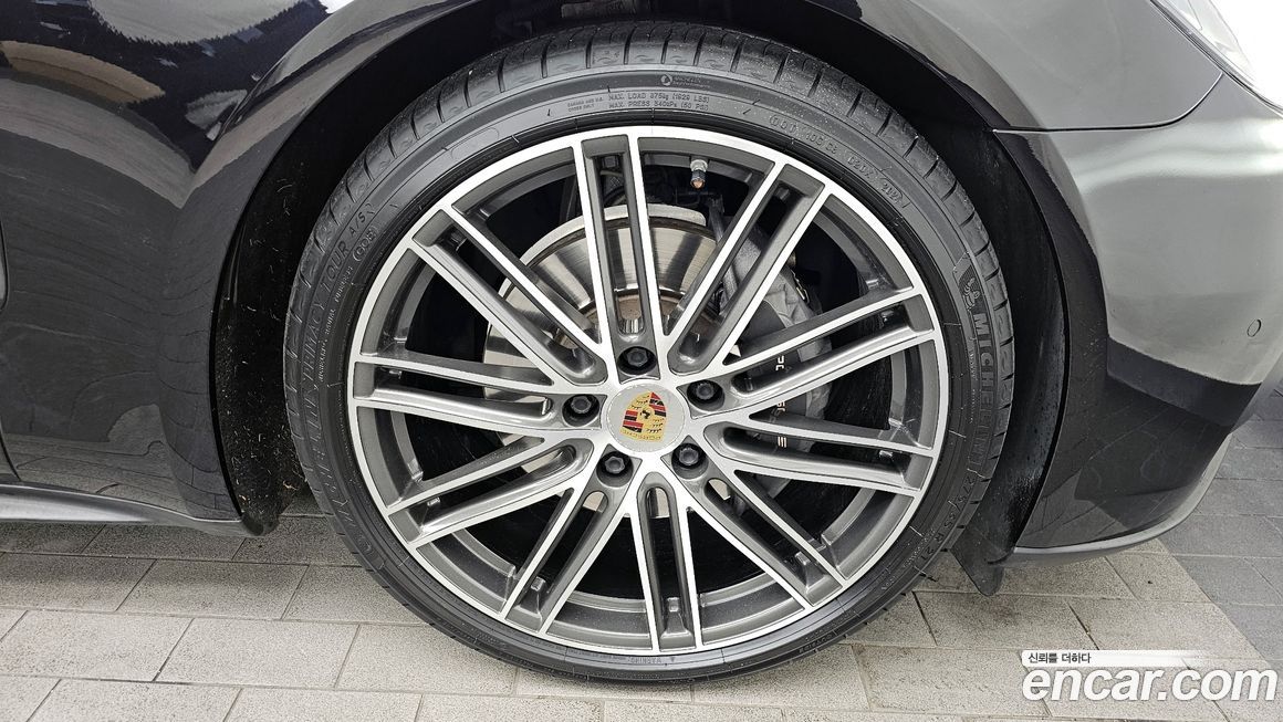 Porsche Panamera 2019