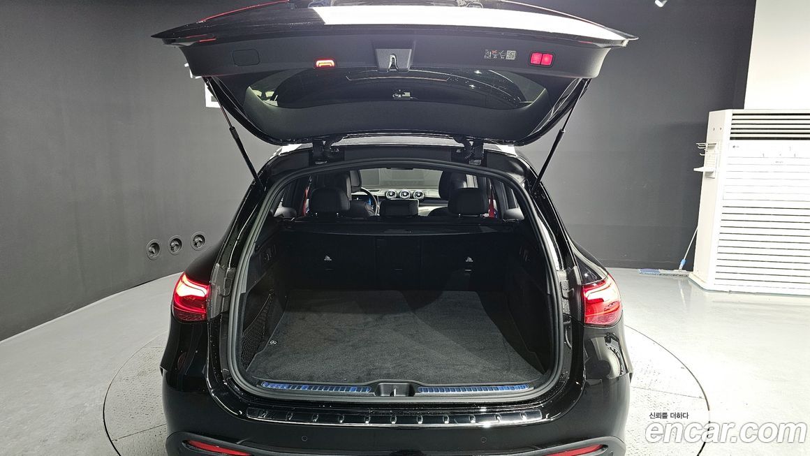 Mercedes-Benz GLC-Class 2024