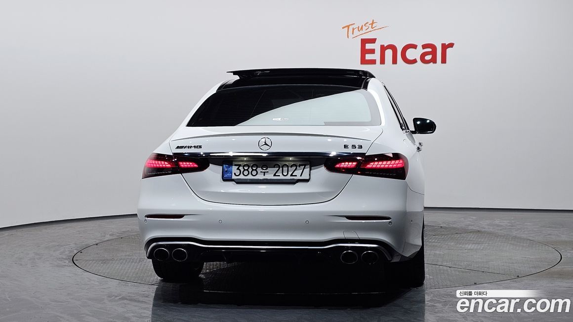 Mercedes-Benz E-Class 2022